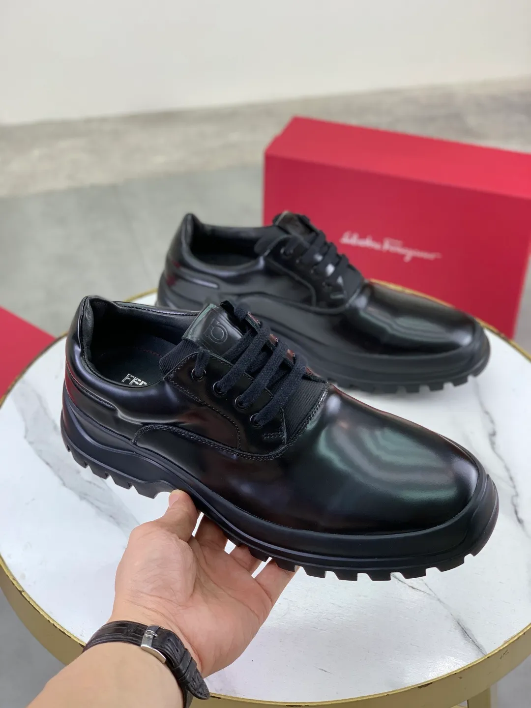 Men's men's shoes💰P640💰【New style】High quality water-dyed cowhide 🆘【Salvatore Ferragamo】Ferragamo's latest casual business leather shoes for men! Listed simultaneously! The fabric is made of specially imported original calfskin, and the interior is made of imported water-dyed cowhide. It is absolutely luxurious and leads the fashion trend. High-end foam outsole, matching sizes: 38-44 (45 and 46 can be customized) 4️⃣ colors available